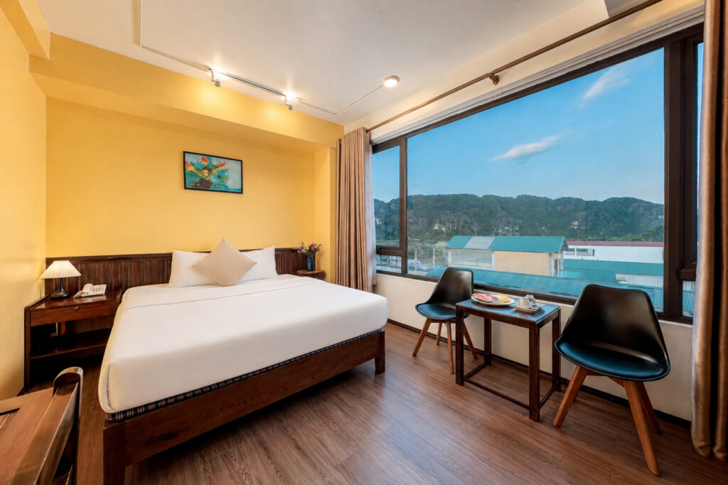 DELUXE DOUBLE ROOM